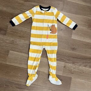 Carter’s Fleece Footie Pajamas Boys Size: 5T Striped White and Yellow Bear PJS
